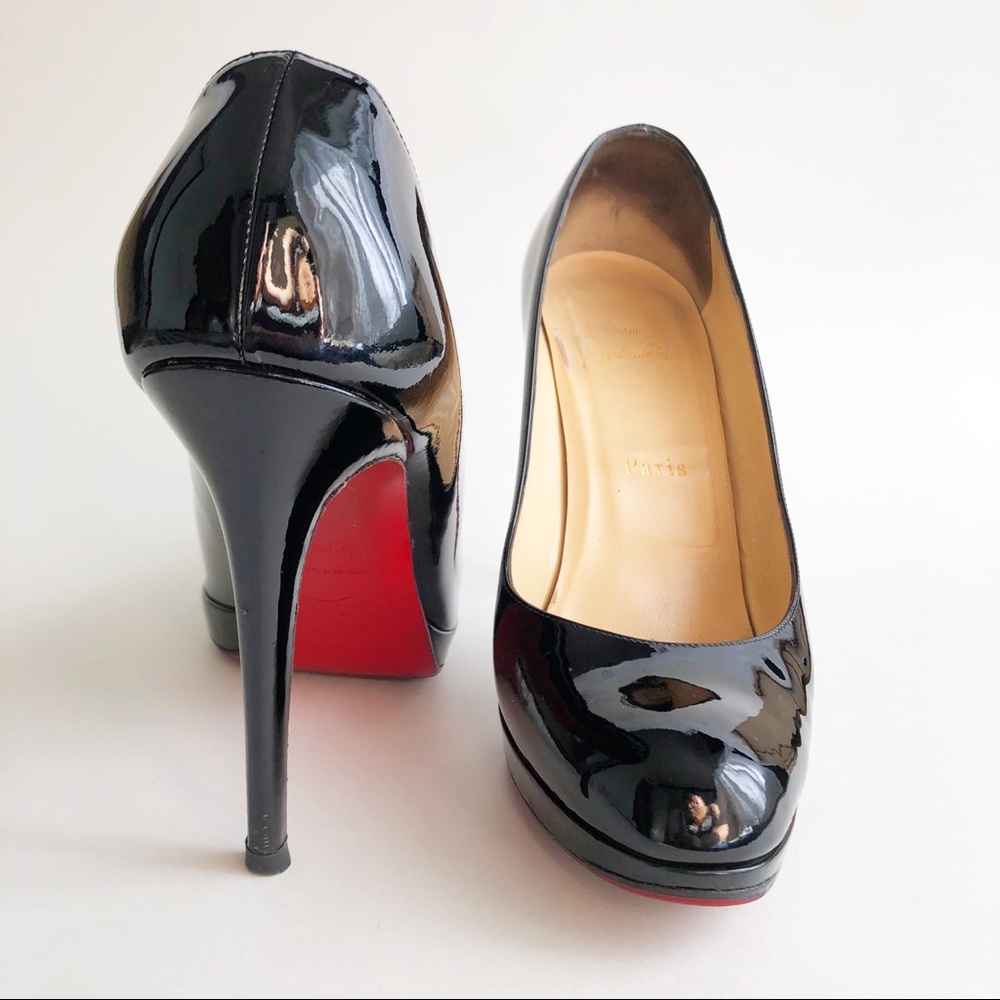 Christian Louboutin |  New Simple Black heel